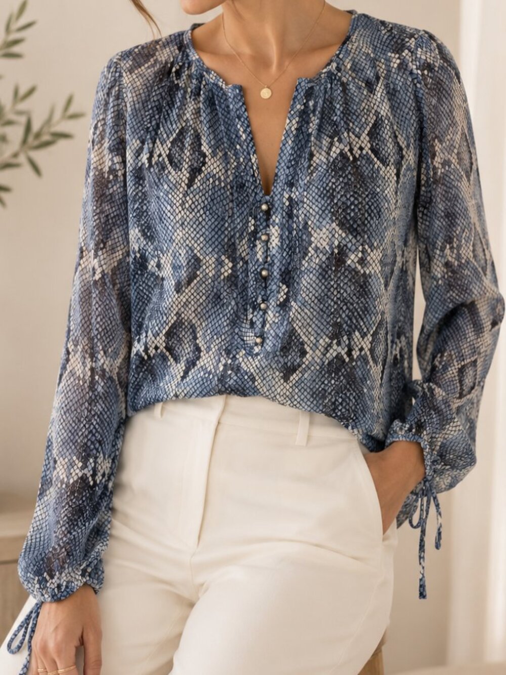 White House Black Market Blue Snake Print Sheer Chiffon Blouse Size 0